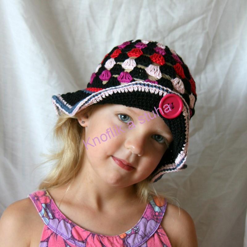 Černo-holčičí klobouček
