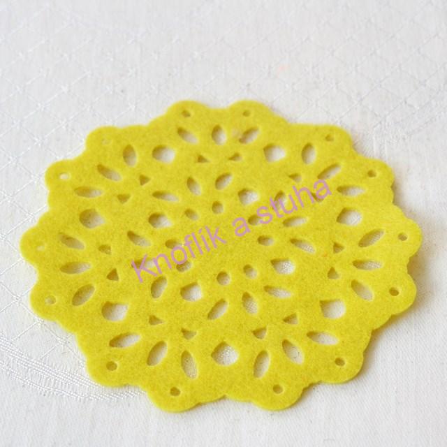 Filcový výsek ~ krajkové kolečko ~ 11,5 cm ~ žluté