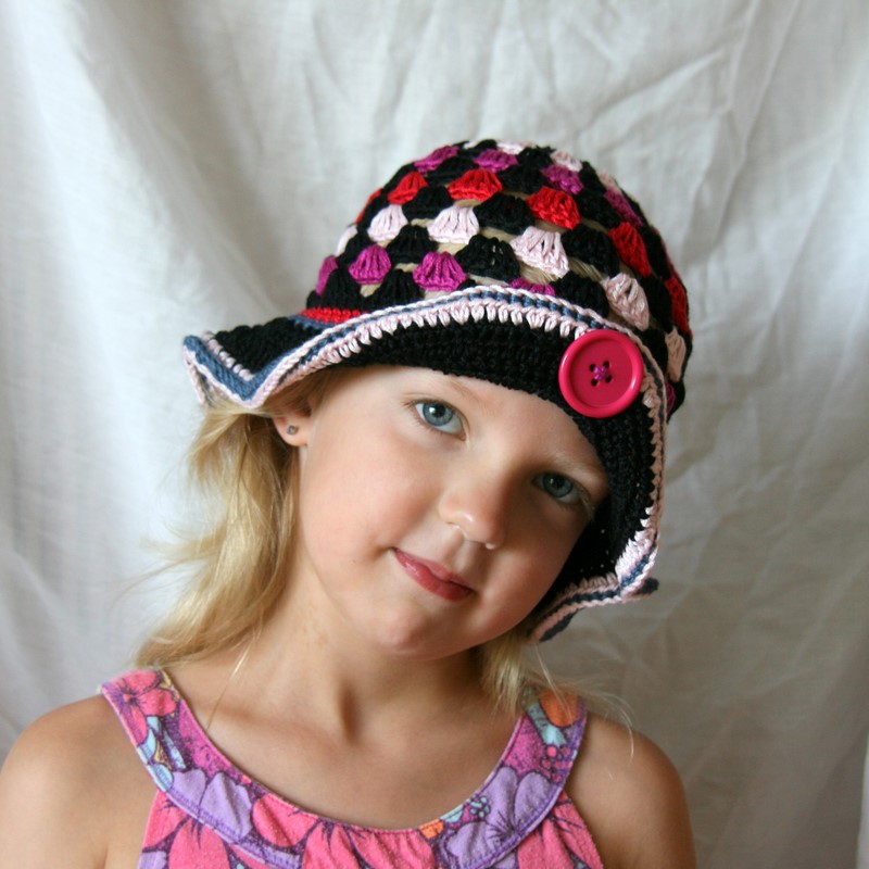 Černo-holčičí klobouček