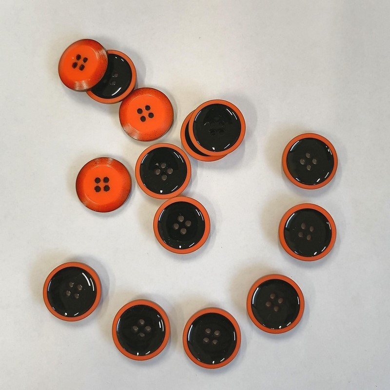 Plastový knoflík ~ 20 mm ~ oranžový/černý