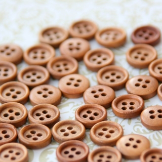 Dřevěný knoflík ~ 9 mm ~ 5 ks ~ hnědý