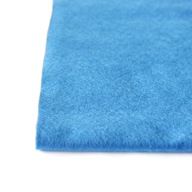 Dekorační filc ~ 1-2 mm ~ 20x30 ~  sv. středně modrá