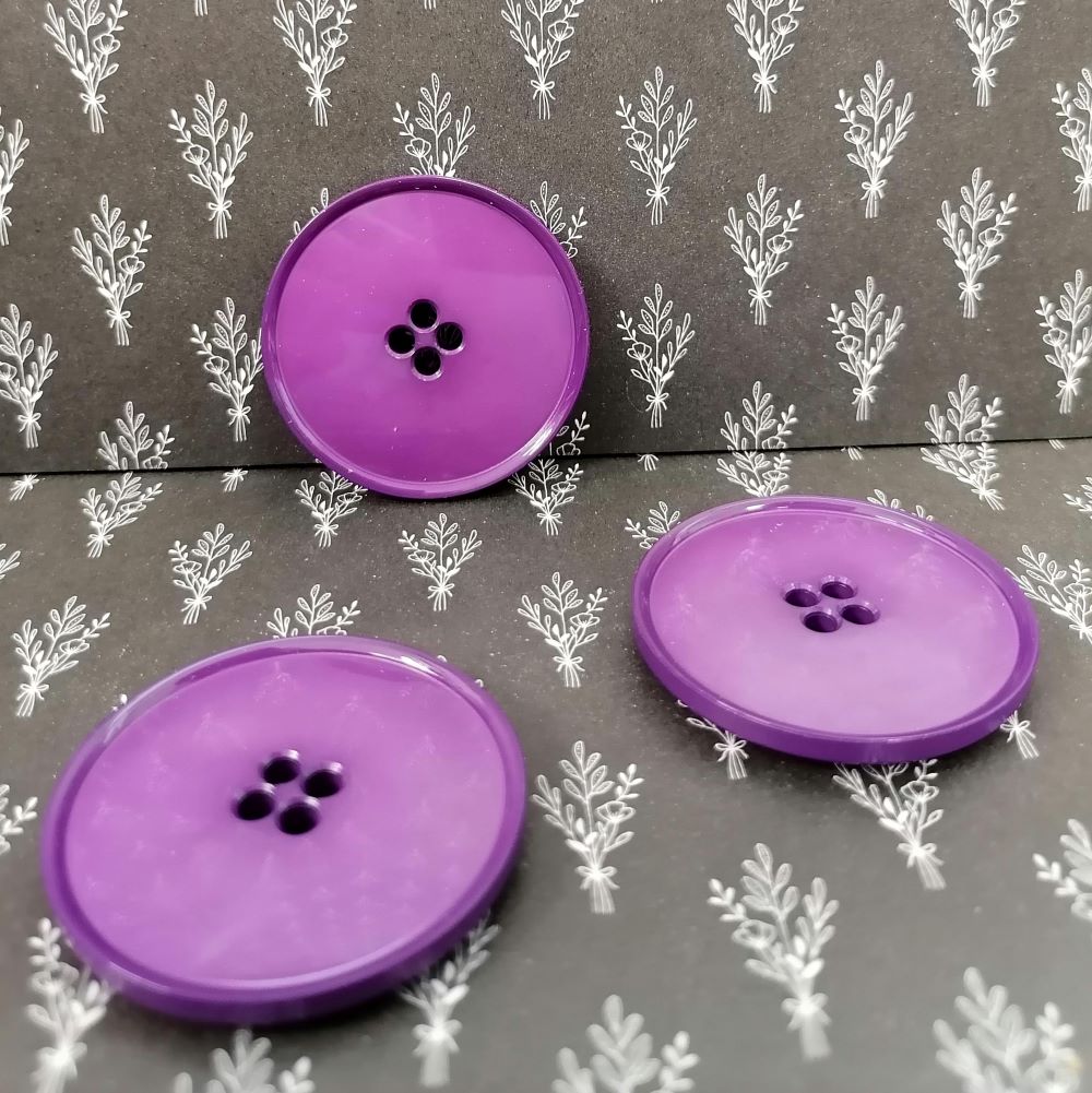 Plastový knoflík ~ 38 mm ~ švestkový
